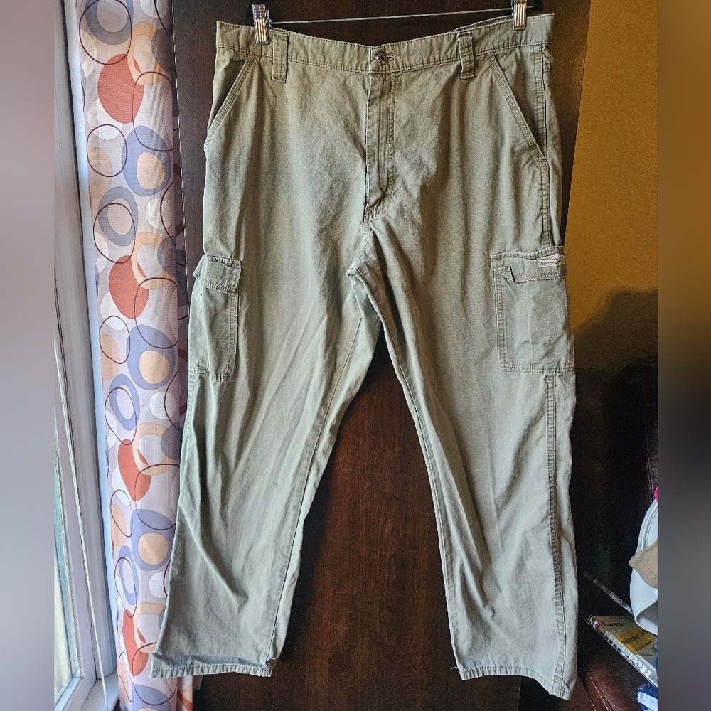 Wrangler Men's Khaki Cargo Pants Size 38 X 32